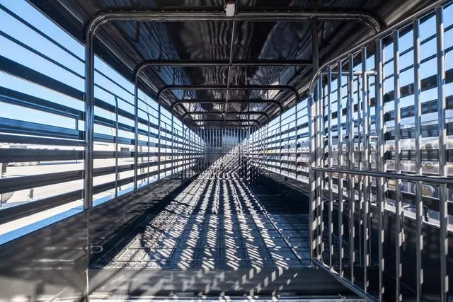 new Stock / Stock Combo Trailers Gooseneck  for sale, in Seguin, TX Thumbnail 9