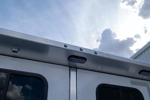 used Horse Trailers Sundowner Trailers  for sale, in Seguin, TX Thumbnail 23