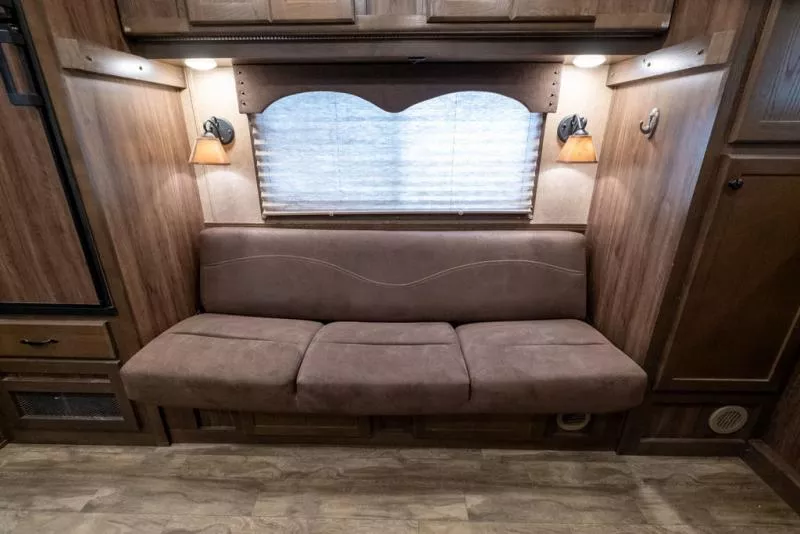 used Horse Trailers Lakota  for sale, in Seguin, TX Thumbnail 31