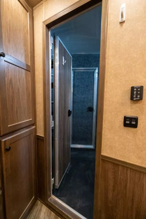 used Horse Trailers Lakota  for sale, in Seguin, TX Thumbnail 24