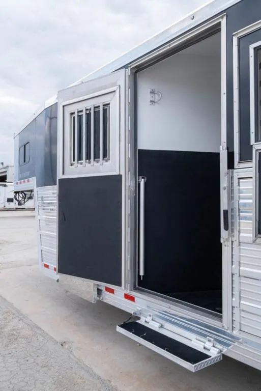 used Horse Trailers Bloomer  for sale, in Seguin, TX Thumbnail 16