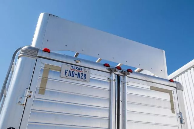 used Horse Trailers Sundowner Trailers  for sale, in Seguin, TX Thumbnail 20