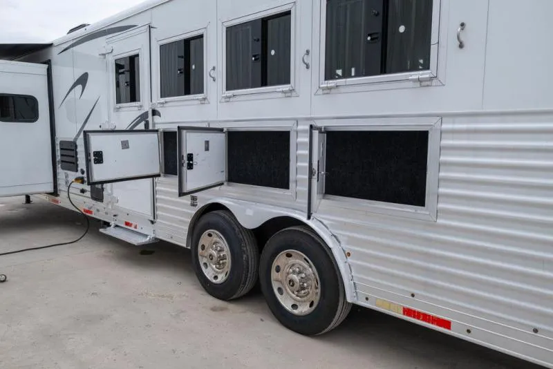 used Horse Trailers Merhow Trailers  for sale, in Seguin, TX Thumbnail 23