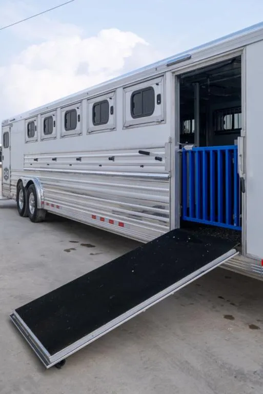 new Horse Trailers Cimarron Trailers  for sale, in Seguin, TX Thumbnail 9