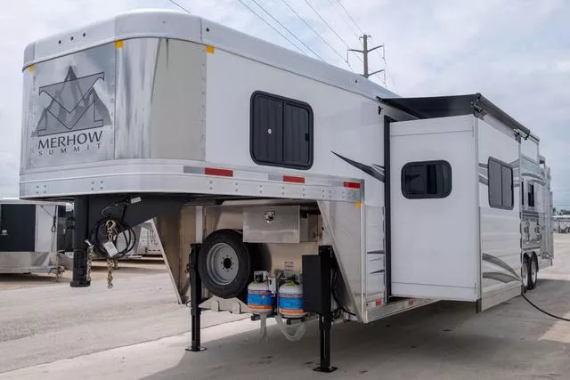 new Horse Trailers Merhow Trailers  for sale, in Seguin, TX Thumbnail 5