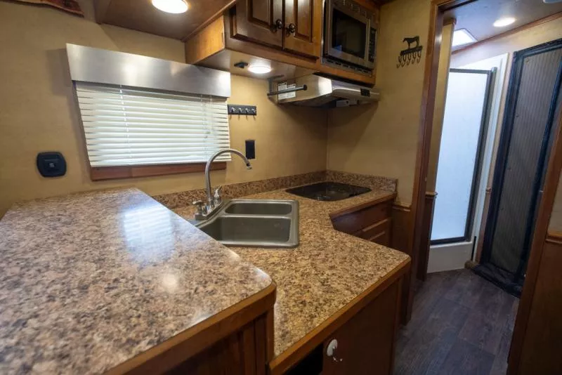 used Horse Trailers Merhow Trailers  for sale, in Seguin, TX Thumbnail 27