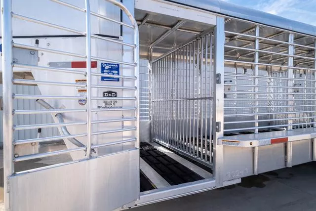 new Stock / Stock Combo Trailers Gooseneck  for sale, in Seguin, TX Thumbnail 7