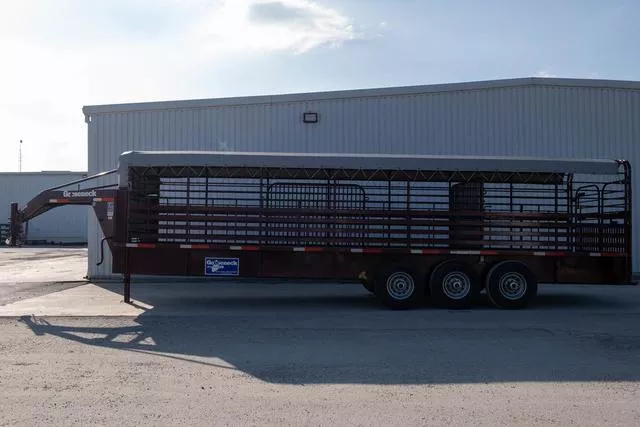 used Stock / Stock Combo Trailers Gooseneck  for sale, in Seguin, TX Thumbnail 2