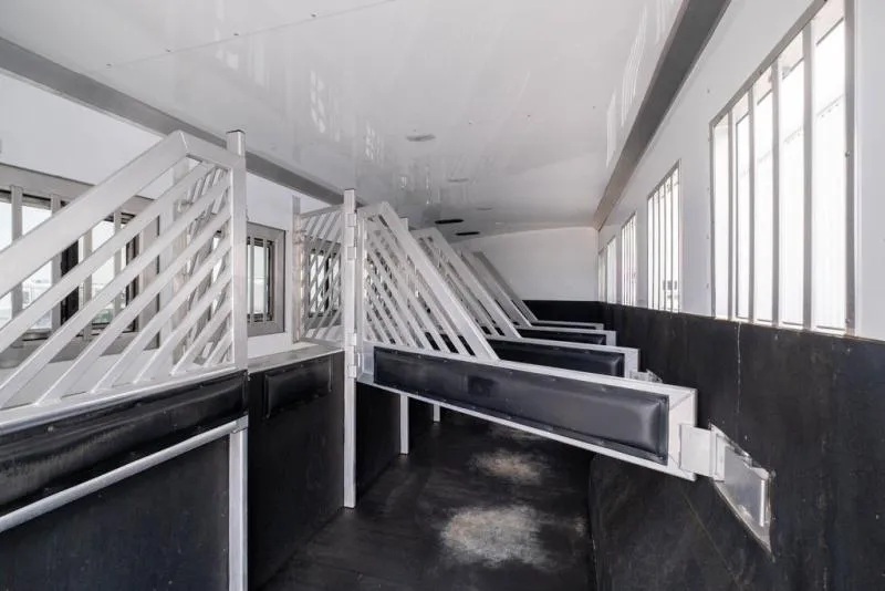 used Horse Trailers Bloomer  for sale, in Seguin, TX Thumbnail 27