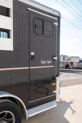 used Horse Trailers Sundowner Trailers  for sale, in Seguin, TX Thumbnail 6