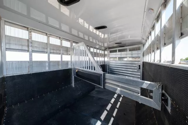 used Horse Trailers Elite Trailers  for sale, in Seguin, TX Thumbnail 26