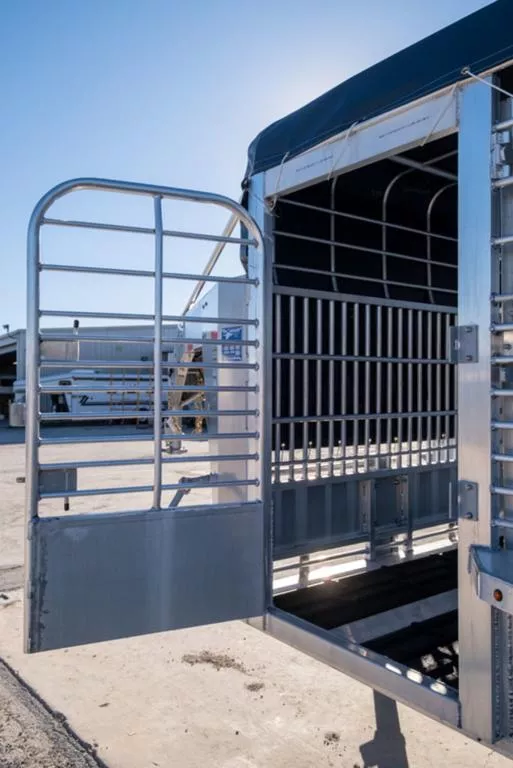 new Stock / Stock Combo Trailers Gooseneck  for sale, in Seguin, TX Thumbnail 7