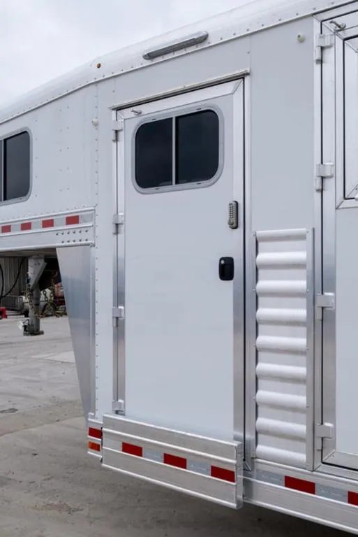 used Horse Trailers Elite Trailers  for sale, in Seguin, TX Thumbnail 14