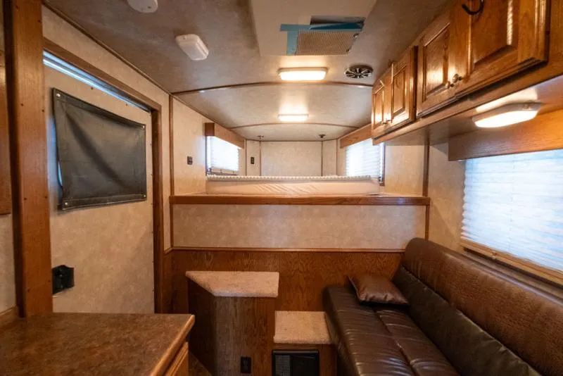 used Horse Trailers Platinum Coach  for sale, in Seguin, TX Thumbnail 11