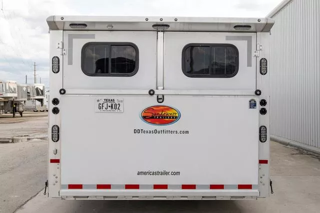 used Horse Trailers Sundowner Trailers  for sale, in Seguin, TX Thumbnail 17
