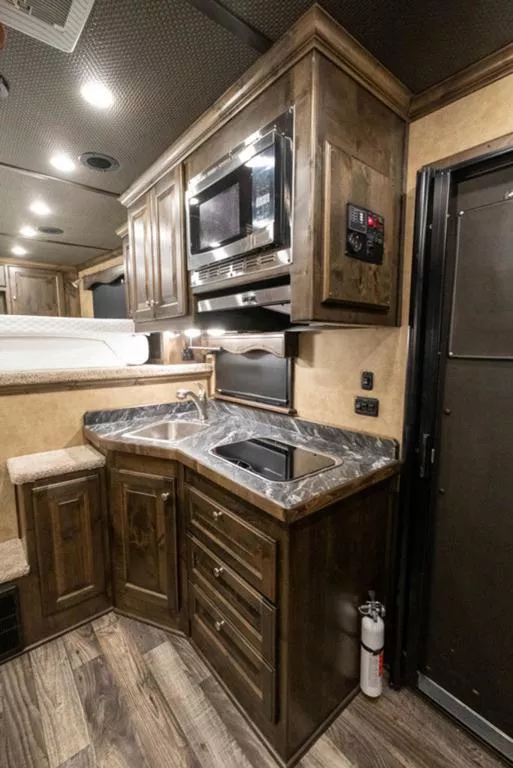 used Horse Trailers Cimarron Trailers  for sale, in Seguin, TX Thumbnail 10