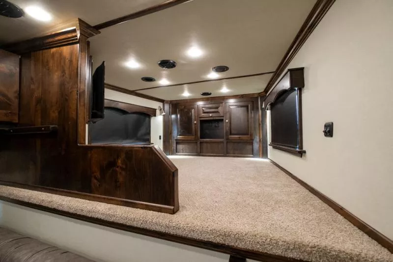 used Horse Trailers Elite Trailers  for sale, in Seguin, TX Thumbnail 6