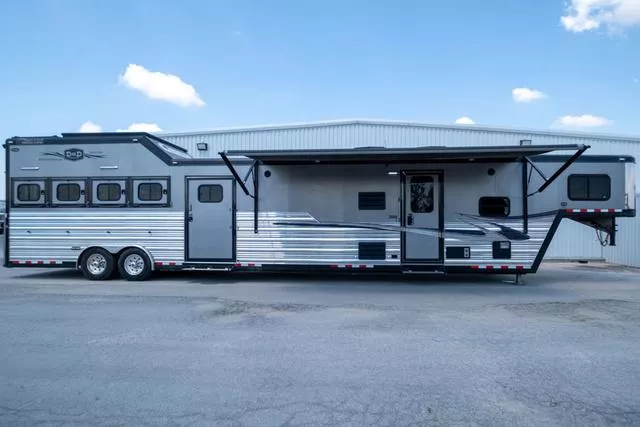 used Horse Trailers Cimarron Trailers  for sale, in Seguin, TX Thumbnail 6