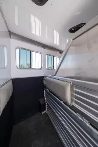used Horse Trailers Featherlite  for sale, in Seguin, TX Thumbnail 9
