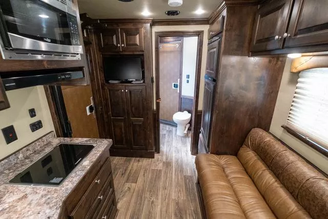 used Horse Trailers Elite Trailers  for sale, in Seguin, TX Thumbnail 37