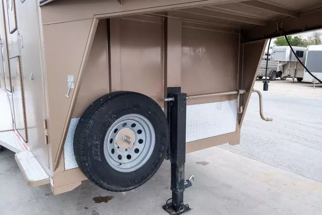 used Horse Trailers CM Trailers  for sale, in Seguin, TX Thumbnail 6