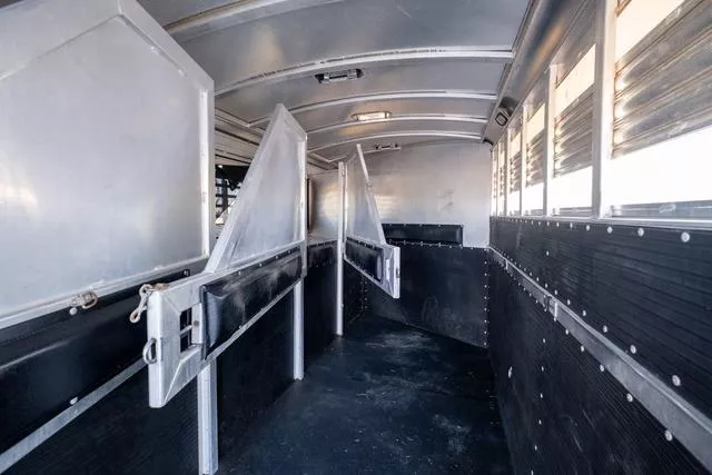 used Horse Trailers Platinum Coach  for sale, in Seguin, TX Thumbnail 25