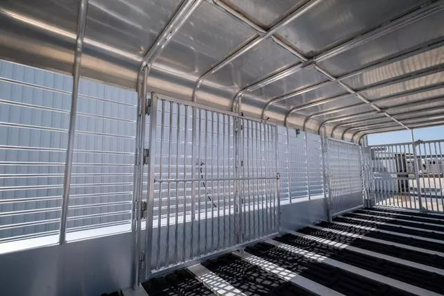 new Stock / Stock Combo Trailers Gooseneck  for sale, in Seguin, TX Thumbnail 9