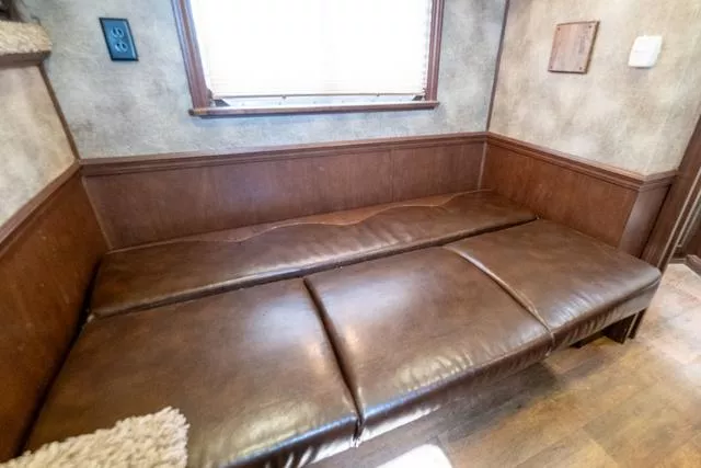used Horse Trailers Platinum Coach  for sale, in Seguin, TX Thumbnail 28