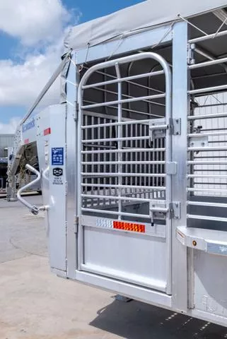 new Stock / Stock Combo Trailers Gooseneck  for sale, in Seguin, TX Thumbnail 6