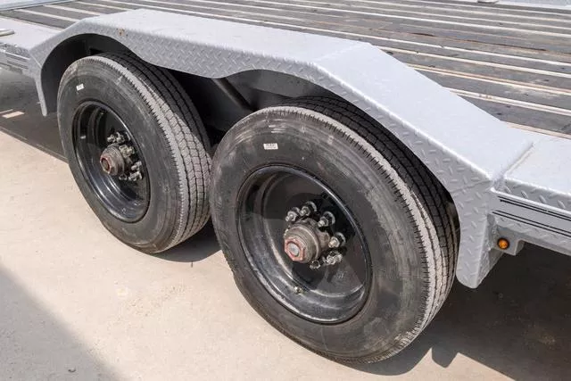 used Equipment / Flatbed Trailers Diamond C Trailers  for sale, in Seguin, TX Thumbnail 7
