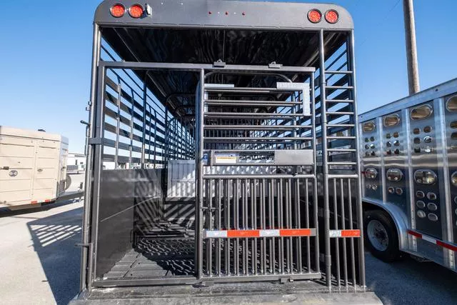 new Stock / Stock Combo Trailers Gooseneck  for sale, in Seguin, TX Thumbnail 6