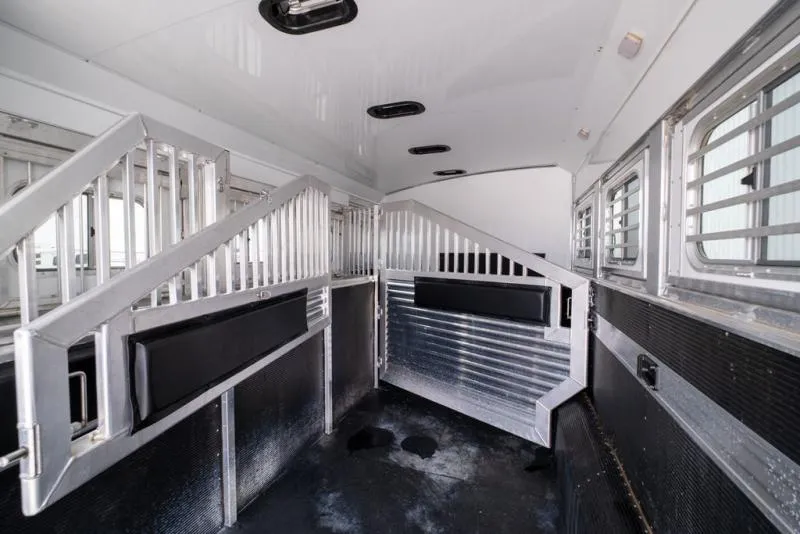 used Horse Trailers Elite Trailers  for sale, in Seguin, TX Thumbnail 31