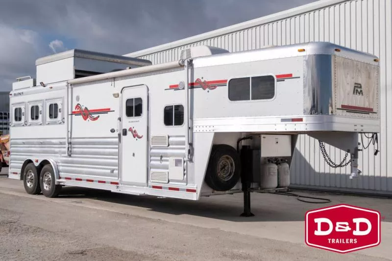 2009 Platinum Coach Trailers 3 Horse Living Quarters Trailer 