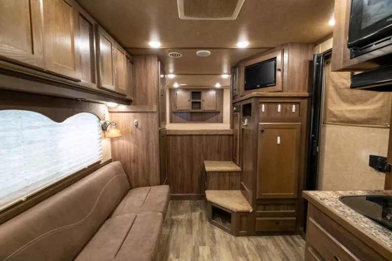 used Horse Trailers Lakota  for sale, in Seguin, TX Thumbnail 26