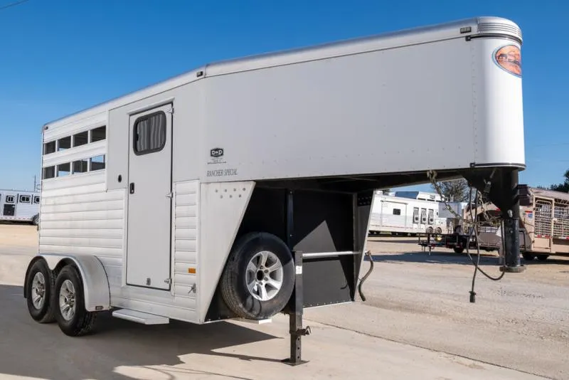 used Horse Trailers Sundowner Trailers  for sale, in Seguin, TX Thumbnail 5