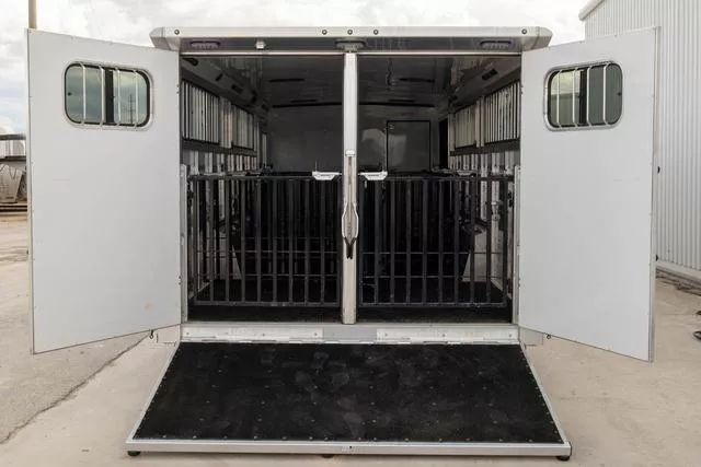 used Horse Trailers Sundowner Trailers  for sale, in Seguin, TX Thumbnail 19