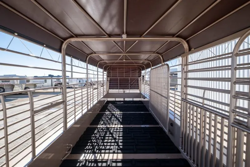 new Stock / Stock Combo Trailers Gooseneck  for sale, in Seguin, TX Thumbnail 16