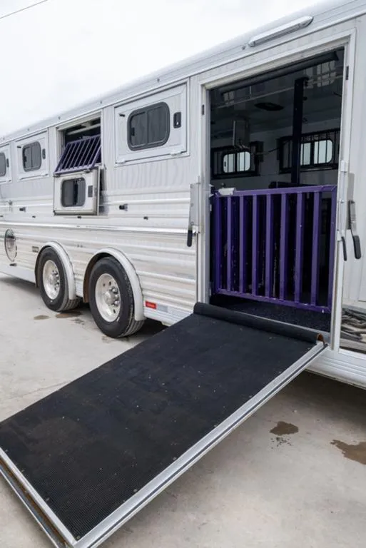 used Horse Trailers Cimarron Trailers  for sale, in Seguin, TX Thumbnail 17