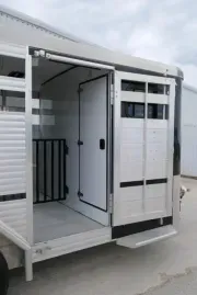 used Horse Trailers Sundowner Trailers  for sale, in Seguin, TX Thumbnail 9