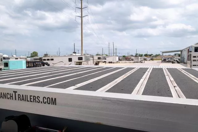 used Equipment / Flatbed Trailers Diamond C Trailers  for sale, in Seguin, TX Thumbnail 9