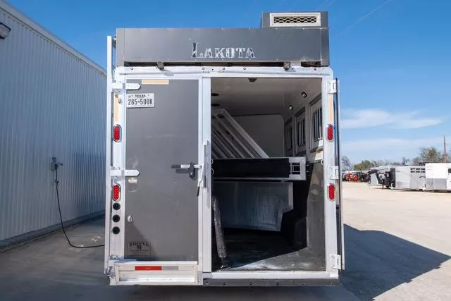 used Horse Trailers Lakota  for sale, in Seguin, TX Thumbnail 8
