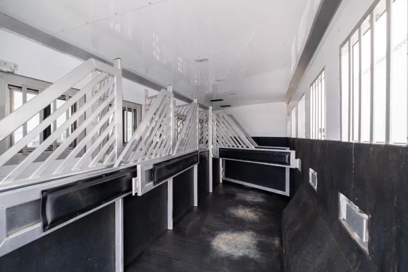 used Horse Trailers Bloomer  for sale, in Seguin, TX Thumbnail 29