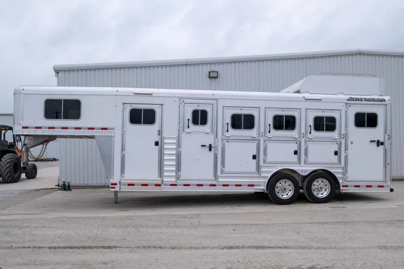 used Horse Trailers Elite Trailers  for sale, in Seguin, TX Thumbnail 2