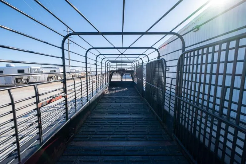 used Stock / Stock Combo Trailers Gooseneck  for sale, in Seguin, TX Thumbnail 9