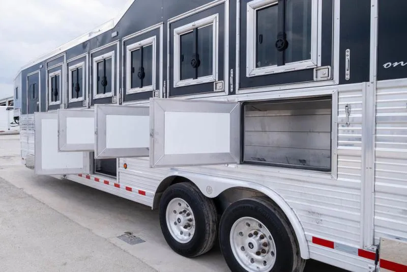 used Horse Trailers Bloomer  for sale, in Seguin, TX Thumbnail 18