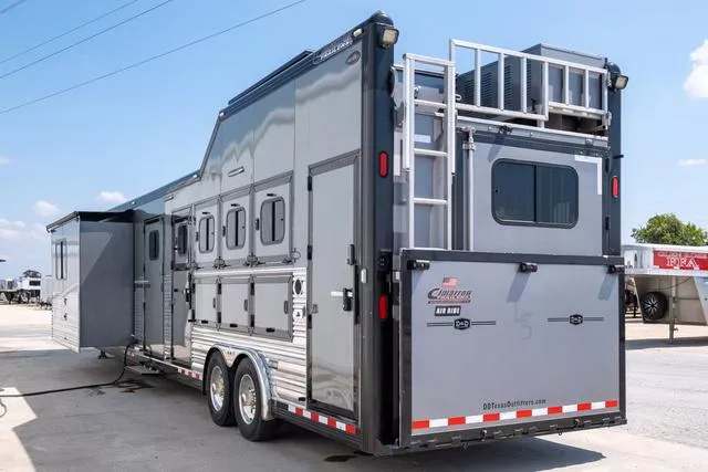 used Horse Trailers Cimarron Trailers  for sale, in Seguin, TX Thumbnail 8