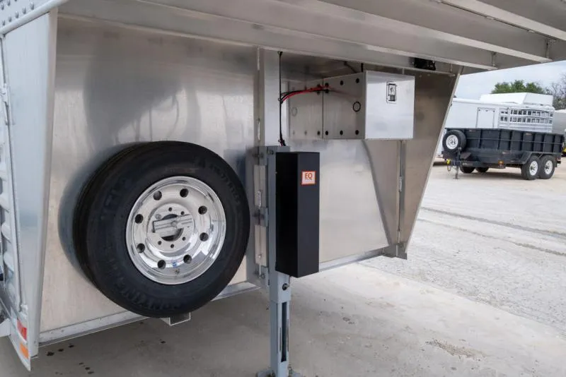 used Horse Trailers Elite Trailers  for sale, in Seguin, TX Thumbnail 6