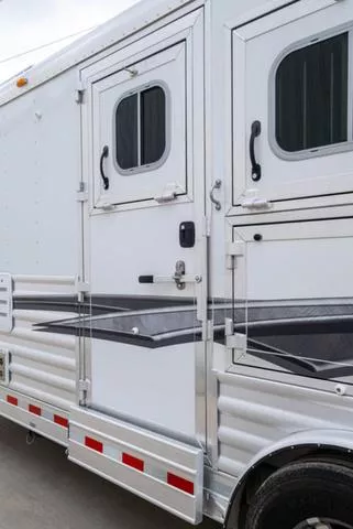 used Horse Trailers Elite Trailers  for sale, in Seguin, TX Thumbnail 10