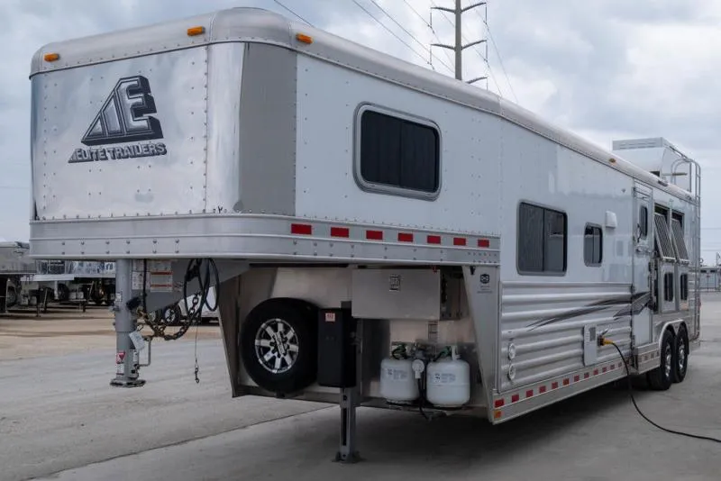 used Horse Trailers Elite Trailers  for sale, in Seguin, TX Thumbnail 5