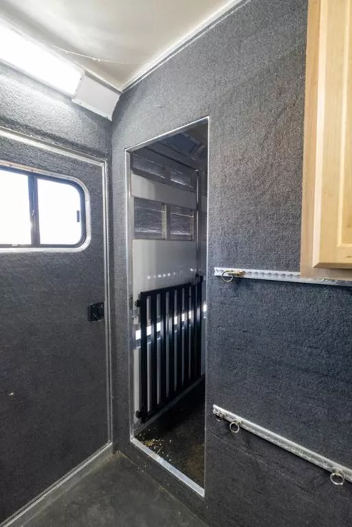 used Horse Trailers Cimarron Trailers  for sale, in Seguin, TX Thumbnail 25